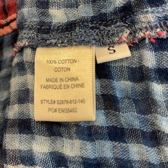 Side Stitch Button Down Shirt - Picture 5 of 5